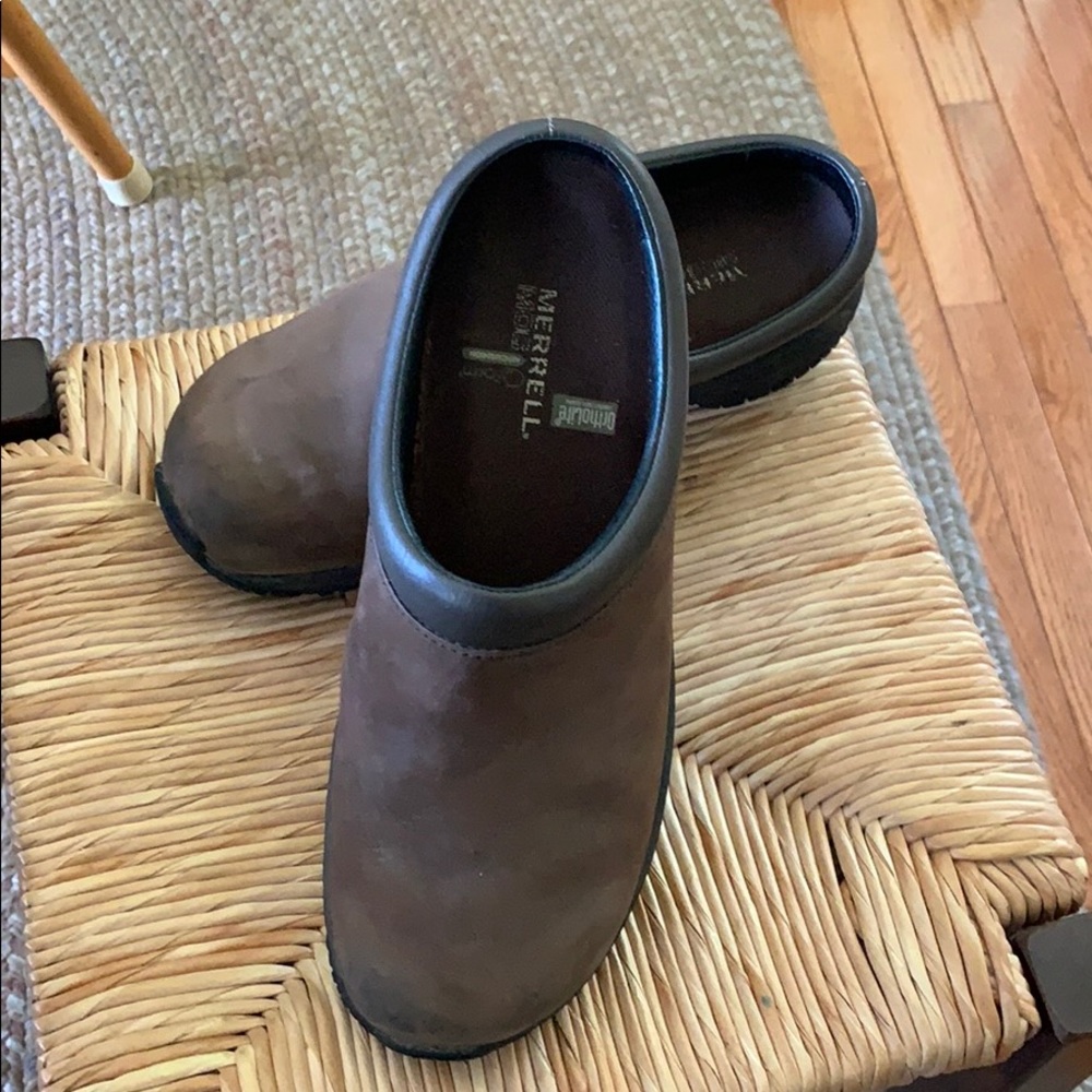 Merrell clogs,brown leather, size 8 1/2